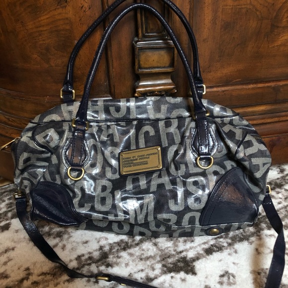 Marc Jacobs Handbags - RARE Marc Jacobs large logo patent leather tote